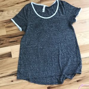 Lularoe classic tee